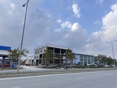 Cho thuê/hợp tác  mặt bằng vàng 2.800m2   cửa ngõ tp. ninh bình   sẵn showroom 3 tầng 4