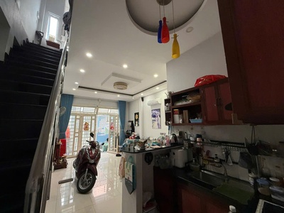 Ngay q1 - nhà 2 tầng btct - 4pn lớn - có pn trệt - bình thạnh - hẻm 4m - khu dân trí - chủ gấp bán 2