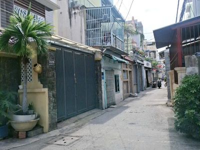 Chính chủ bán / cho thuê  nhà mới xây   quận 4 0