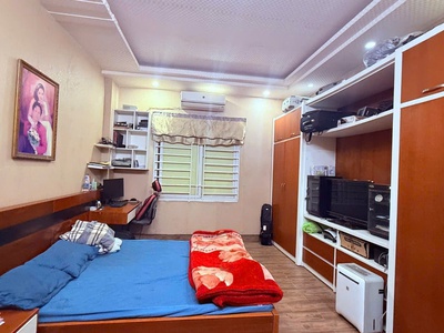 Cận cầu vượt phạm văn đồng nhà đẹp 5 tầng 3 ngủ giá tốt hiếm gặp 1