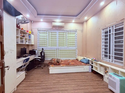 Cận cầu vượt phạm văn đồng nhà đẹp 5 tầng 3 ngủ giá tốt hiếm gặp 0