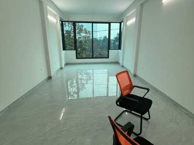 Cho thuê nhà làm văn phòng tầng 1,2 - mặt đường, view hồ Hạ Đình 3