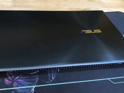 Laptop Asus Zenbook UX425 Ryzen 7 5700U RAM 16GB SSD 512GB VGA Rời Màn 14 Inch Oled Full HD Máy Đẹp 1