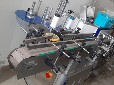 Máy dán nhãn decal chai tròn tự động, máy dán tem nhãn chai,máy dán nhãn 1