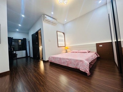 Bán nhà minh khai 5 tầng long lanh ở ngay đón tết hai bà trưng 1