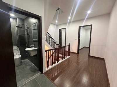 Bán nhà minh khai 5 tầng long lanh ở ngay đón tết hai bà trưng 5