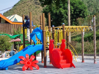 Thi công khu vui chơi ngoài trời, sửa chữa máng trượt, thiết bị vận động học đường 10