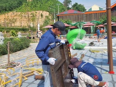 Thi công khu vui chơi ngoài trời, sửa chữa máng trượt, thiết bị vận động học đường 7