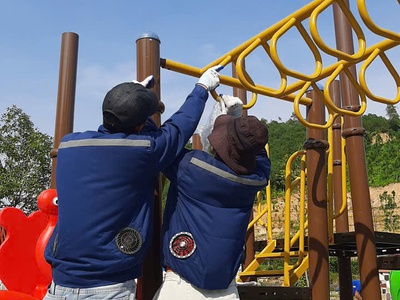 Thi công khu vui chơi ngoài trời, sửa chữa máng trượt, thiết bị vận động học đường 14