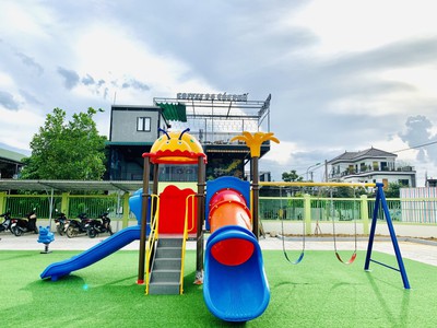 Thi công khu vui chơi ngoài trời, sửa chữa máng trượt, thiết bị vận động học đường 17