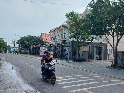 Cần bán gấp nhà mặt tiền ngang 6m 250m2 sát q.l22 tỉnh lộ 8 gần ubnd xã dọn vào ở ngay chỉ 4.8 tỷ 0