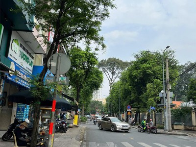 Căn duy nhất-mặt tiền trung tâm quận 5 ngay bv đhyd  4x20  5 tầng-tt.55tr/th-33 tỷ 0