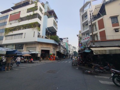 Mặt tiền kinh doanh cực sầm uất  quận 5 5tầng  4x16  6pn mới đẹp vào ở kd ngay.24 tỷ xíu 0