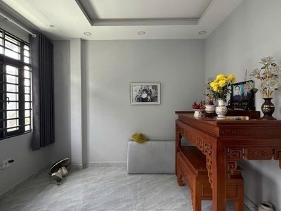 Nhà 4 tầng quận 7 cách 50m ra huỳnh tấn phát 4m 12m  6.4 ty - tl 0