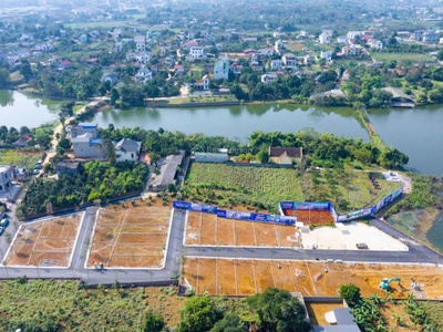 Chính chủ độc quyền bán 23 lô đất mặt hồ xã phú cát hoà lạc vừa ra hàng, 100 thổ cư 3 tỷ/lô 120m2 2