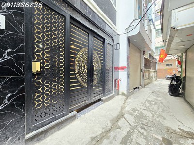  ccmn trung tâm cầu giấy   6 tầng thang máy   dòng tiền khủng  1