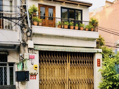 Ngay tô hiệu - hoà bình - 2 tầng 52m - hẻm xe hơi 7m thông - sẵn dòng tiền chỉ 6.2 tl 0