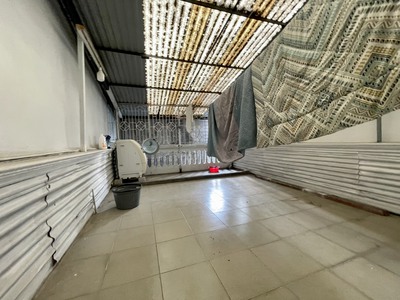 Cho thuê nhà mặt phố Văn Cao, DT: 83m2, 4 p.ngủ khép kín. 3