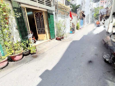 Chính chủ bán nhà 2 tầng mặt tiền kd đường huyền quang, quận 1 - ngang 4m 16m - chào chỉ 15,5t - 2