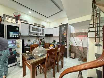 Siêu phẩm nhà 4 tầng ô tô đỗ cửa ngày đêm .toạ lạc ngay mặt chính 97 đoàn kết, đằng hải 2