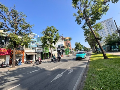 Bán nhà mặt tiền đ.võ thị sáu, tân định, quận 1 - dt 52m2 full thổ cư vuông đẹp - view công viên 1