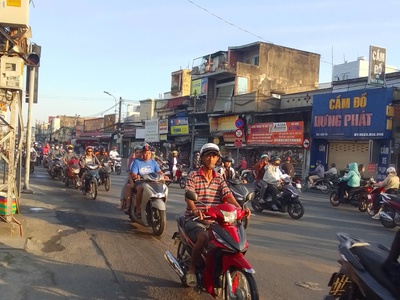 Vị trí vàng là có thật nhà mtkd đỉnh - vị trí mặt tiền đường 26m sầm uất 18m, lề 4m . 4