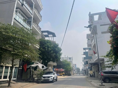 Nhà mới đón tết lk 4-5 ngay chợ bình thành giáp tân phú hẻm 8m thông 64m2,4tầng nhỉnh 5 tỷ 0