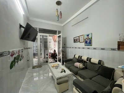 Chủ gấp bán , giảm giá mạnh - nhà 3 lầu - ngay chợ thủ đức - f trường thọ 0