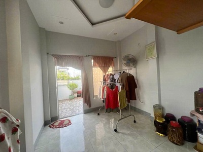 Chủ gấp bán , giảm giá mạnh - nhà 3 lầu - ngay chợ thủ đức - f trường thọ 3