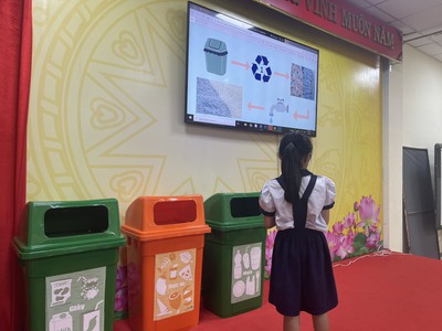 Thùng rác nhựa 90L nắp hở giá rẻ 1