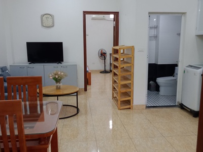 Chính chủ cho thuê căn hộ dịch vụ 2N1K 65m2 tầng 3 tại Ngõ 141 Phố Trích Sài, Tây Hồ, Hà Nội. 2