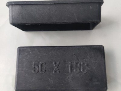 Vì sao nên dùng nắp chụp đầu ống sắt cho bàn ghế, kệ sắt 4