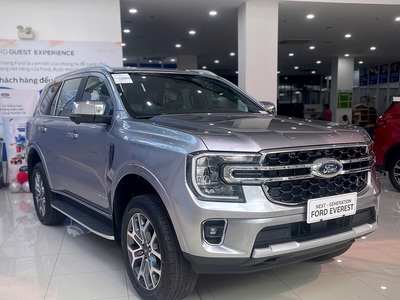 FORD EVEREST  Xe sẵn showroom - đầy đủ màu sắc giao ngay 1