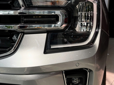 FORD EVEREST  Xe sẵn showroom - đầy đủ màu sắc giao ngay 3