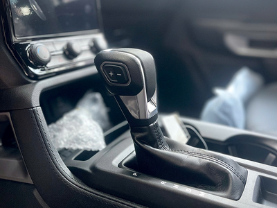 FORD EVEREST  Xe sẵn showroom - đầy đủ màu sắc giao ngay 4