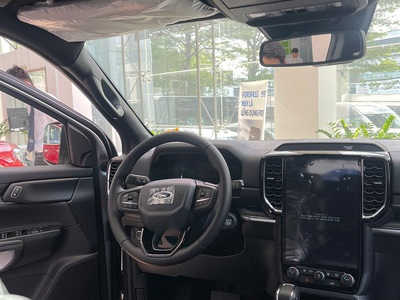 FORD EVEREST  Xe sẵn showroom - đầy đủ màu sắc giao ngay 6