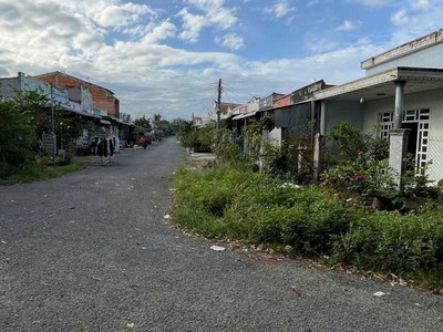 Bán nhà sổ hồng kdc xẻo vạt, đồng tháp. dt 219m2 ful thổ cư 10x18m nở hậu , 2pn, hướng nam. giá 2