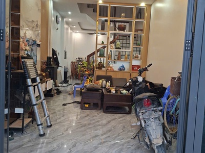 Chính chủ bán nhanh nhà 3 tầng mới xây - đầy đủ nội thất - view công viên, cầu thăng long 2