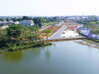 Chính chủ độc quyền bán 23 lô đất mặt hồ xã phú cát hoà lạc vừa ra hàng, 100 thổ cư 3 tỷ/lô 120m2 1