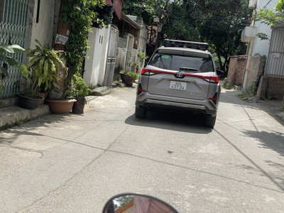 Bán đất phố nguyễn văn linh 96m2,mặt tiền 8m x 9.5 tỷ long biên. 0