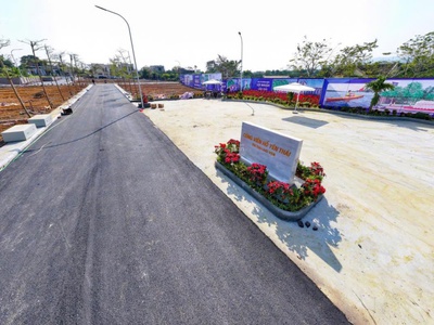 Chính chủ độc quyền bán 23 lô đất mặt hồ xã phú cát hoà lạc vừa ra hàng, 100 thổ cư 3 tỷ/lô 120m2 3