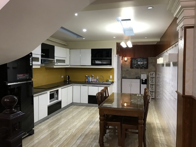 Cho thuê nhà khu phân lô Văn Cao, DT: 90m2, 5 p.ngủ khép kín. 2