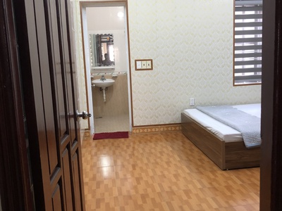 Cho thuê nhà khu phân lô Văn Cao, DT: 90m2, 5 p.ngủ khép kín. 5