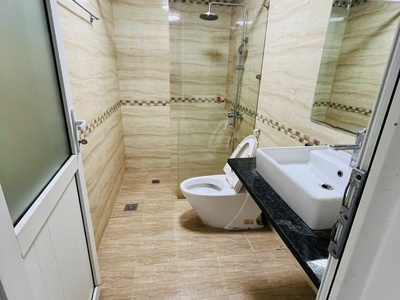 Cho thuê nhà 100m2 x 4 tầng - vỉa hè rộng- mới đẹp 4