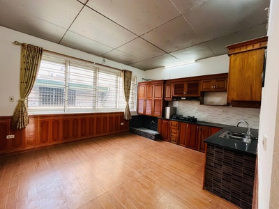 Cho thuê nhà 100m2 x 4 tầng - vỉa hè rộng- mới đẹp 3