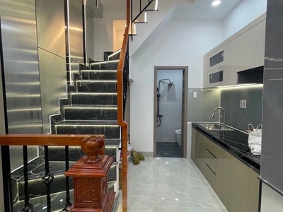 Bán nhà đẹp vào ở ngay- đ.đoàn văn bơ- cách 50 m ra mt xe hơi- lưu thông hoàng diệu - bến vân đồn- 3