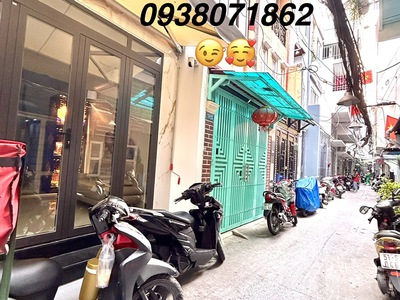 Bán nhà đẹp vào ở ngay- đ.đoàn văn bơ- cách 50 m ra mt xe hơi- lưu thông hoàng diệu - bến vân đồn- 1