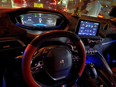 Bán xe Peugeot 3008 đời 2018   xe gia đình, giá tốt 4