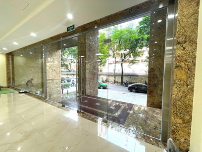 Cho thuê Tòa Văn Phòng VIP 10 Tầng Xây Mới Mặt Phố Hoàng Ngân. Vị Trí Lô Góc. DT 360m2. MT 12m 6