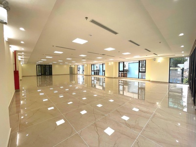 Cho thuê Tòa Văn Phòng VIP 10 Tầng Xây Mới Mặt Phố Hoàng Ngân. Vị Trí Lô Góc. DT 360m2. MT 12m 12